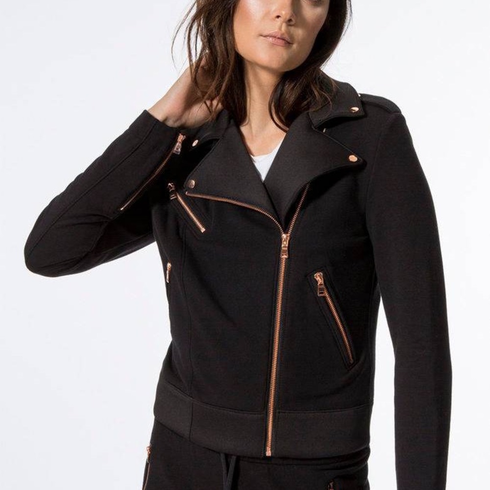 RUN:WAY Cynthia Jacket from Carbon38